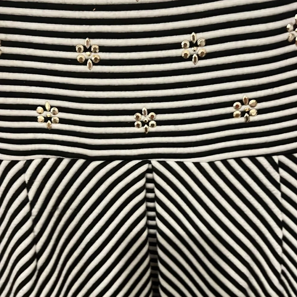 Maison Jules Black and white darling dress. Not quite mini but to your knees. - Picture 4 of 5